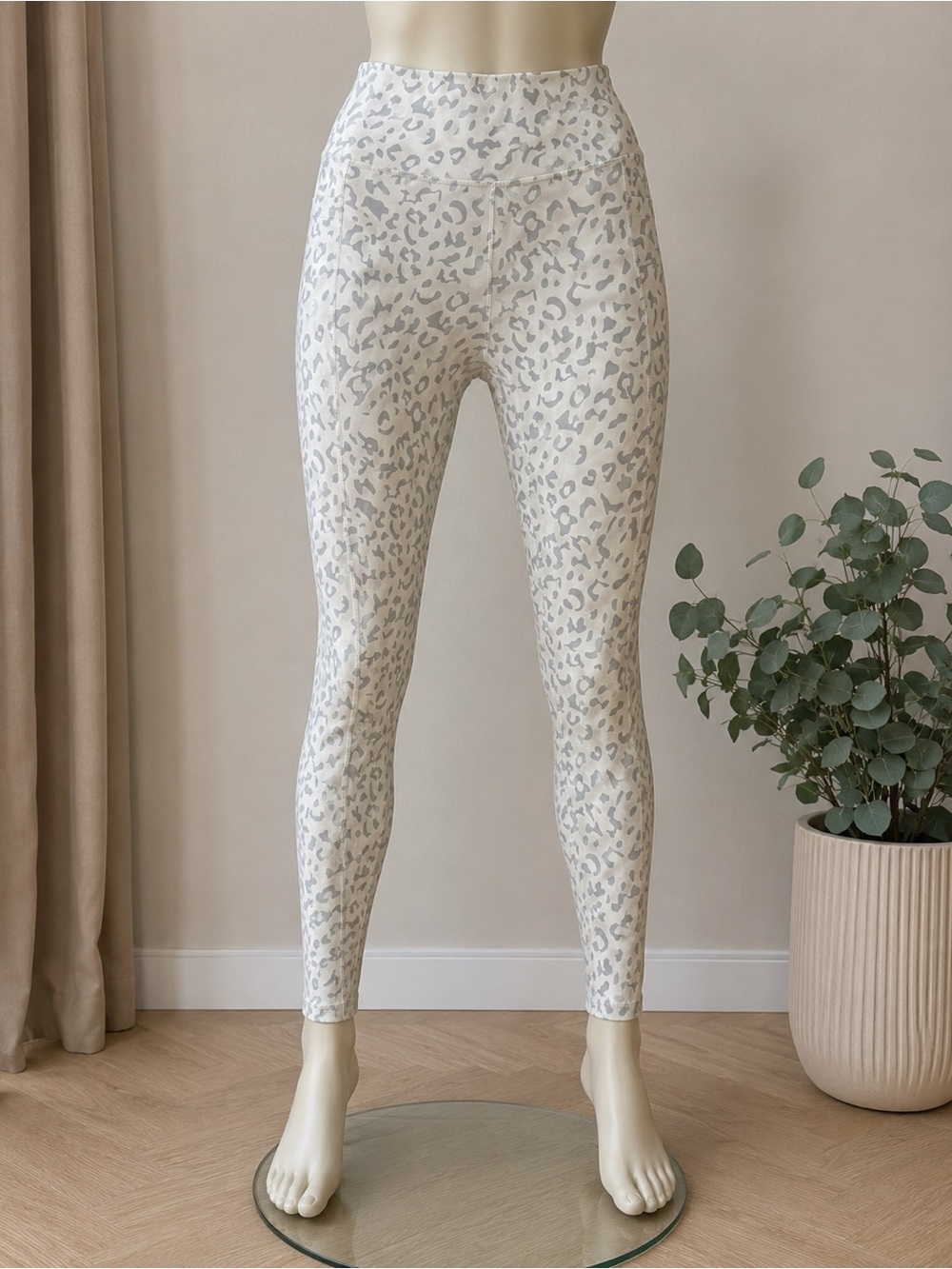 Women’s Athletex Performance Leggings – Size M – Like New
